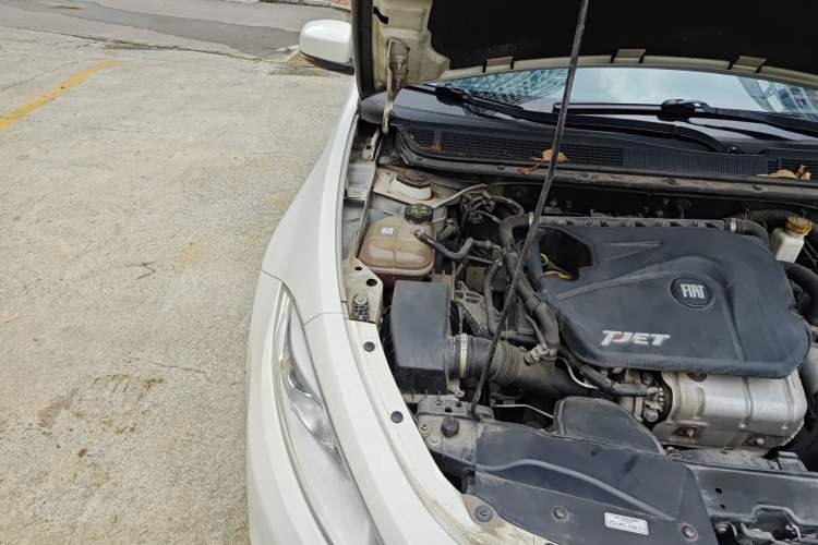 Used Fiat Viaggio 2012 1.4T Automatic Enjoyment Edition Engine Bay Right