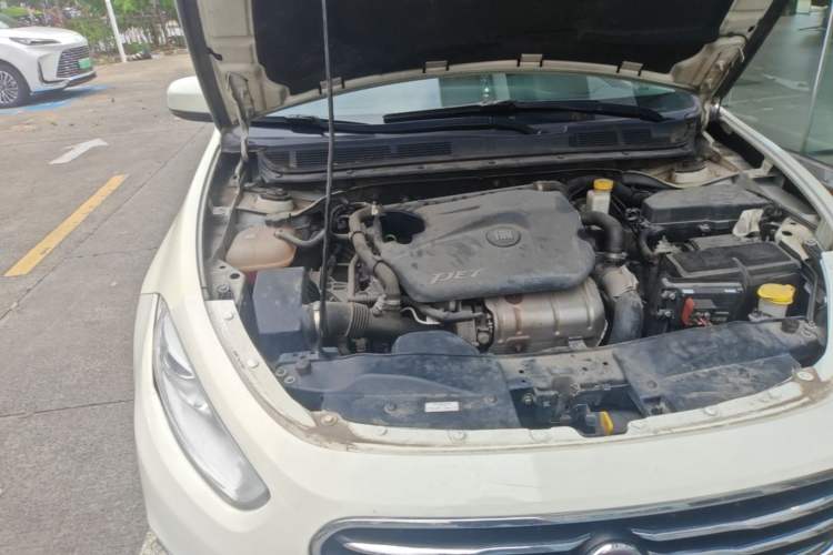 Used Fiat Viaggio 2012 1.4T Automatic Jingxiang Edition Engine Bay Right