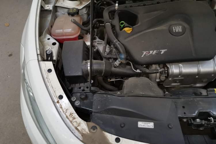 Used Fiat Viaggio 2012 1.4T Automatic Enjoyment Edition Engine Bay Right