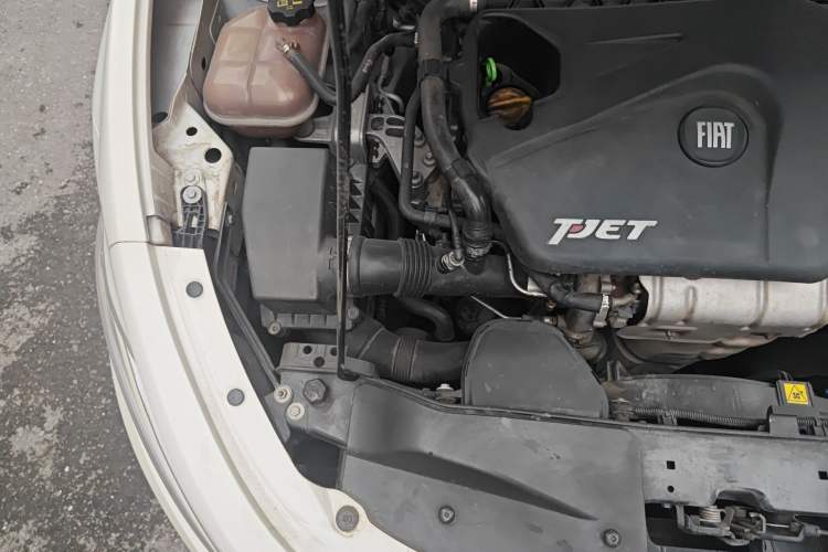 Used Fiat Viaggio 2012 1.4T Automatic Jingxiang Edition Engine Bay Right