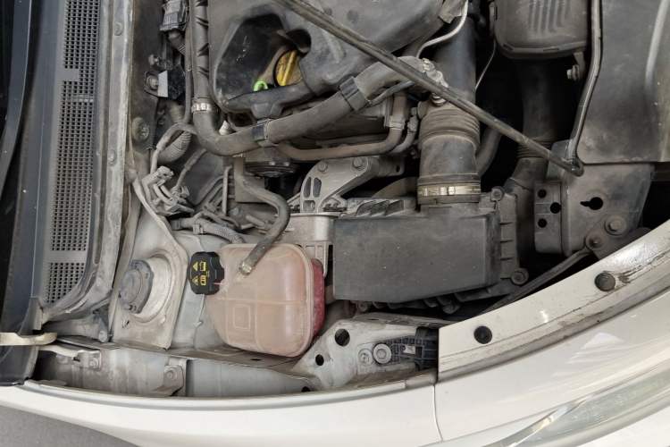 Used Fiat Viaggio 2012 1.4T Automatic Jingxiang Edition Engine Bay Right