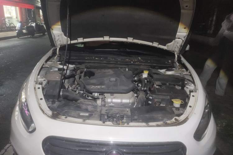 Used Fiat Viaggio 2012 1.4T Automatic Jingxiang Edition Engine Bay