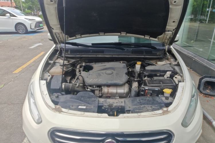 Used Fiat Viaggio 2012 1.4T Automatic Jingxiang Edition Engine Bay