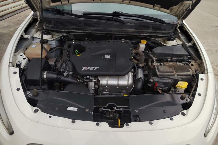 Used Fiat Viaggio 2012 1.4T Automatic Enjoyment Edition Engine Bay