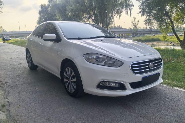 Used Fiat Viaggio 2012 1.4T Automatic Jingxiang Edition Exterior 1