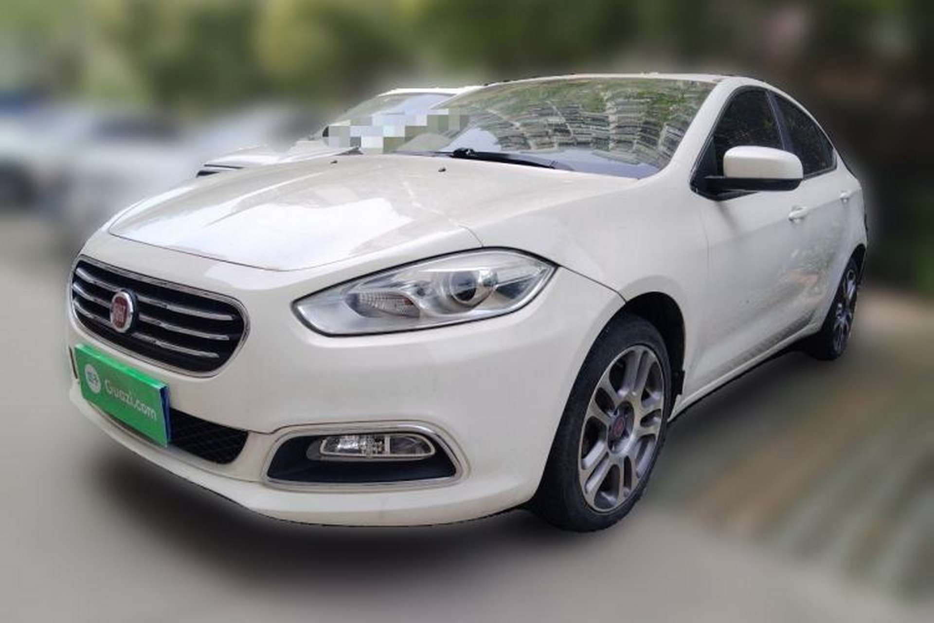 Used Fiat Viaggio 2012 1.4T Automatic Luxury Edition Front Left 45 Deg