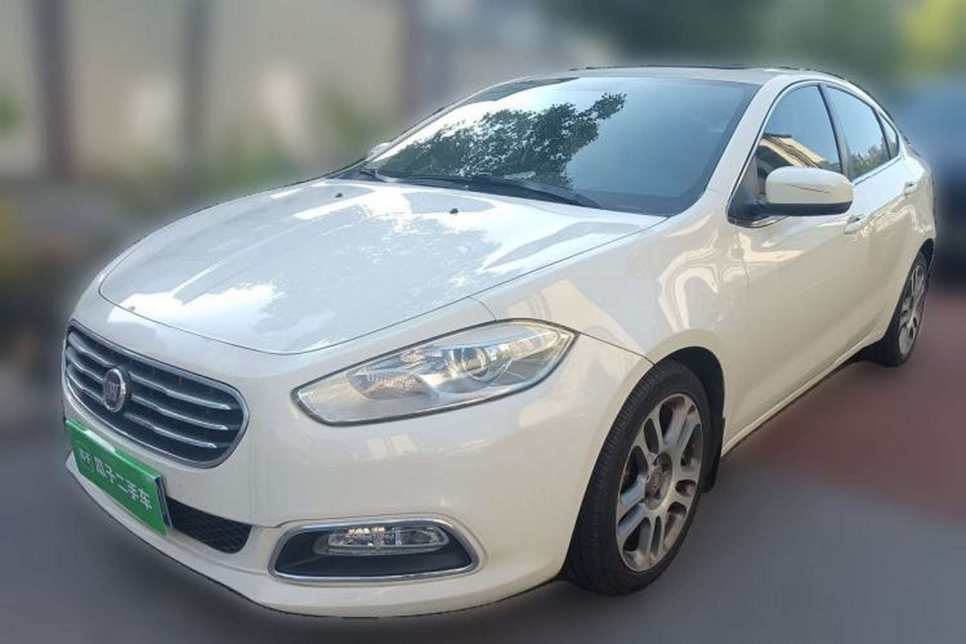 Used Fiat Viaggio 2012 1.4T Automatic Luxury Edition Front Left 45 Deg