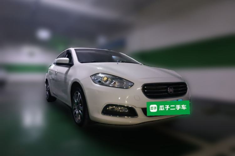 Used Fiat Viaggio 2012 1.4T Automatic Luxury Edition Front Right 45 Deg
