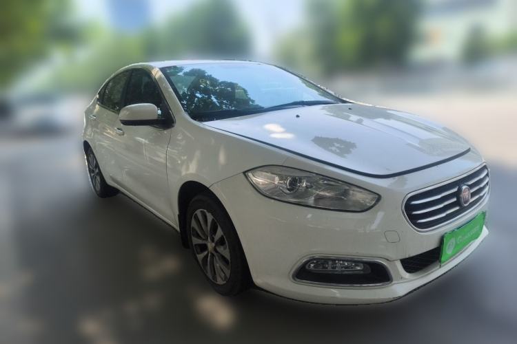 Used Fiat Viaggio 2012 1.4T Manual Enjoyment Edition Front Right 45 Deg