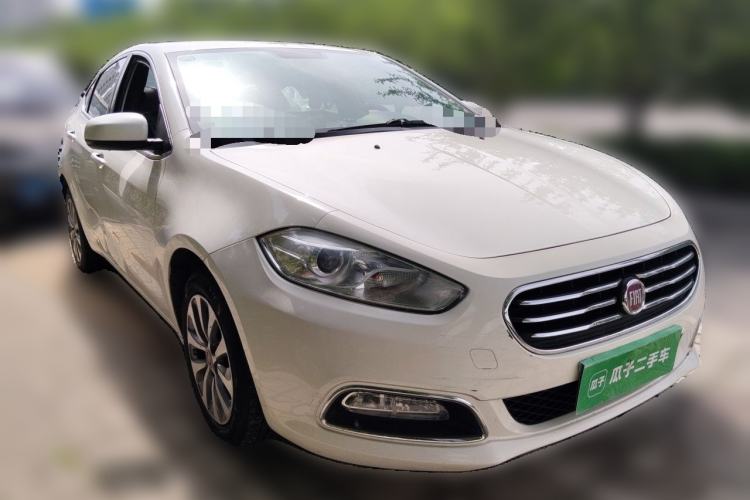 Used Fiat Viaggio 2012 1.4T Automatic Enjoyment Edition Front Right 45 Deg