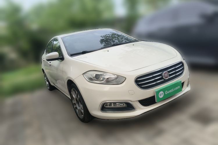 Used Fiat Viaggio 2012 1.4T Automatic Luxury Edition Front Right 45 Deg