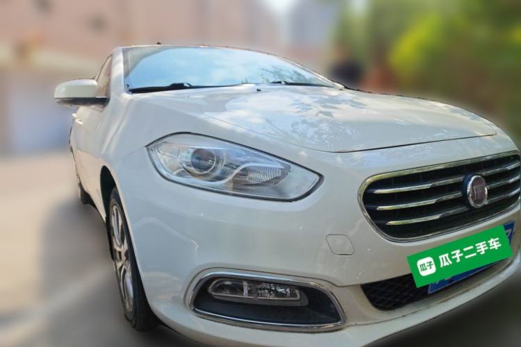 Used Fiat Viaggio 2012 1.4T Automatic Enjoyment Edition Front Right 45 Deg