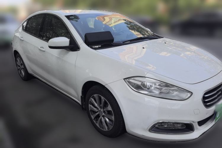Used Fiat Viaggio 2012 1.4T Manual Enjoyment Edition Front Right 45 Deg