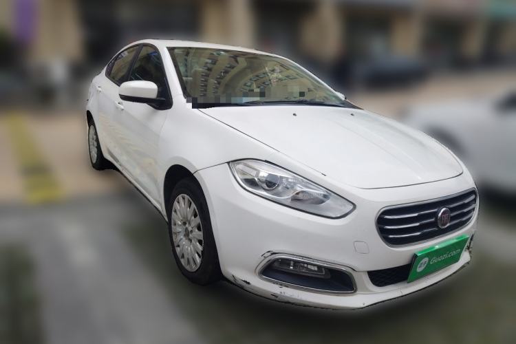 Used Fiat Viaggio 2012 1.4T Manual Enjoyment Edition Front Right 45 Deg