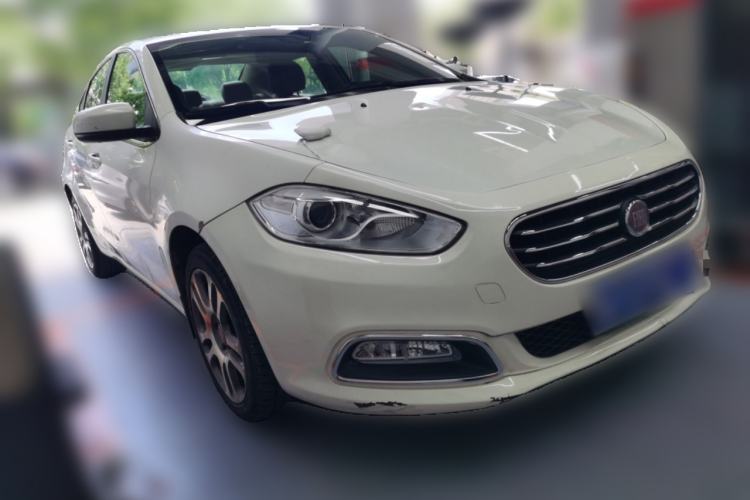 Used Fiat Viaggio 2012 1.4T Automatic Luxury Edition Front Right 45 Deg