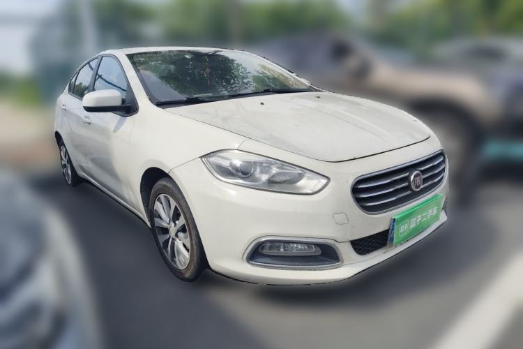 Used Fiat Viaggio 2012 1.4T Automatic Enjoyment Edition Front Right 45 Deg