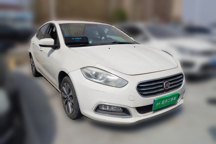 Used Fiat Viaggio 2012 1.4T Automatic Enjoyment Edition Front Right 45 Deg