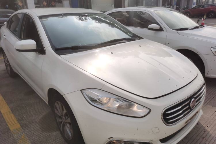 Used Fiat Viaggio 2012 1.4T Automatic Enjoyment Edition Front Right 45 Deg