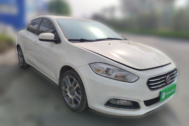 Used Fiat Viaggio 2012 1.4T Automatic Luxury Edition Front Right 45 Deg