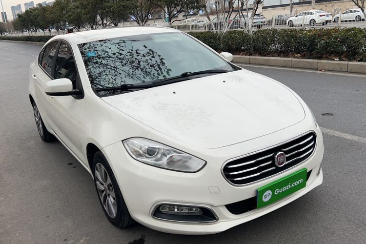 Used Fiat Viaggio 2012 1.4T Manual Enjoyment Edition Front Right 45 Deg