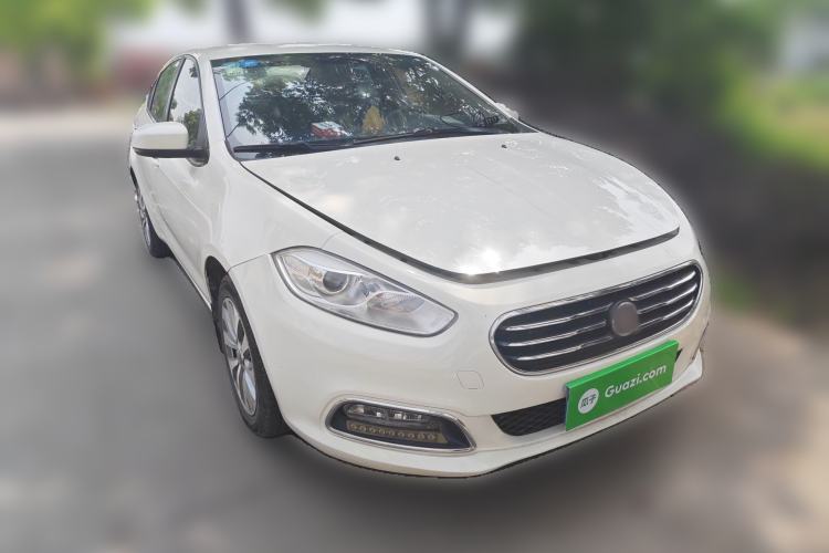 Used Fiat Viaggio 2012 1.4T Automatic Enjoyment Edition Front Right 45 Deg