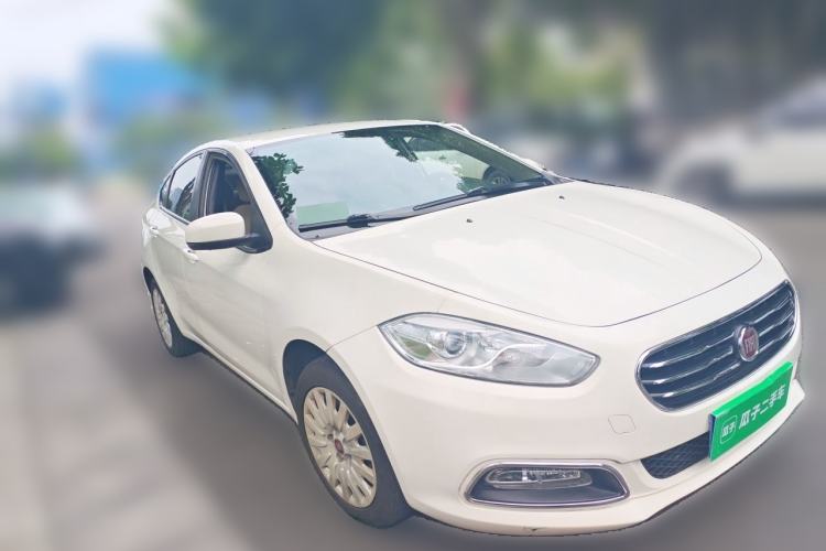 Used Fiat Viaggio 2012 1.4T Automatic Enjoyment Edition Front Right 45 Deg