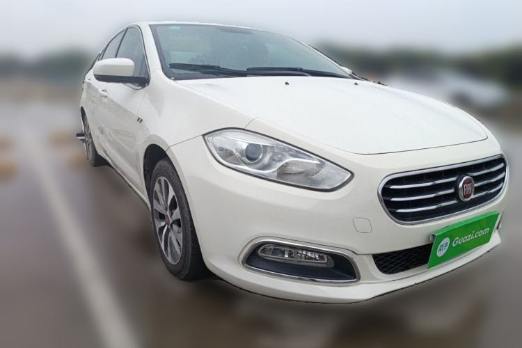 Used Fiat Viaggio 2012 1.4T Automatic Enjoyment Edition Front Right 45 Deg