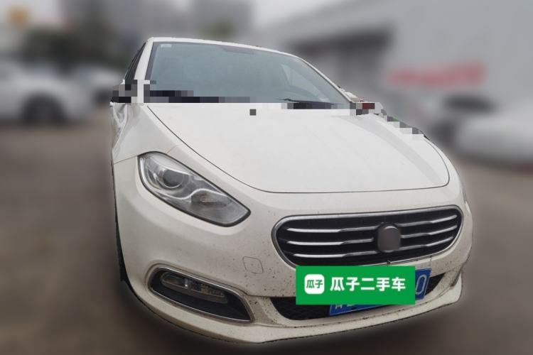 Used Fiat Viaggio 2012 1.4T Automatic Enjoyment Edition Front Right 45 Deg