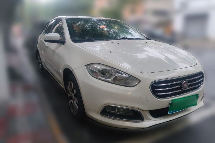 Used Fiat Viaggio 2012 1.4T Manual Enjoyment Edition Front Right 45 Deg