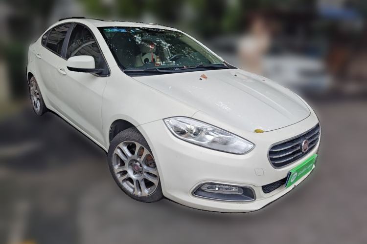 Used Fiat Viaggio 2012 1.4T Automatic Luxury Edition Front Right 45 Deg