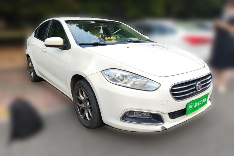 Used Fiat Viaggio 2012 1.4T Automatic Enjoyment Edition Front Right 45 Deg