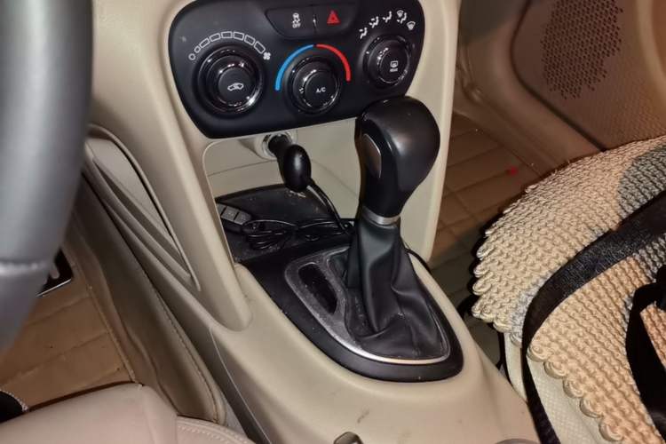 Used Fiat Viaggio 2012 1.4T Automatic Jingxiang Edition Gear Lever