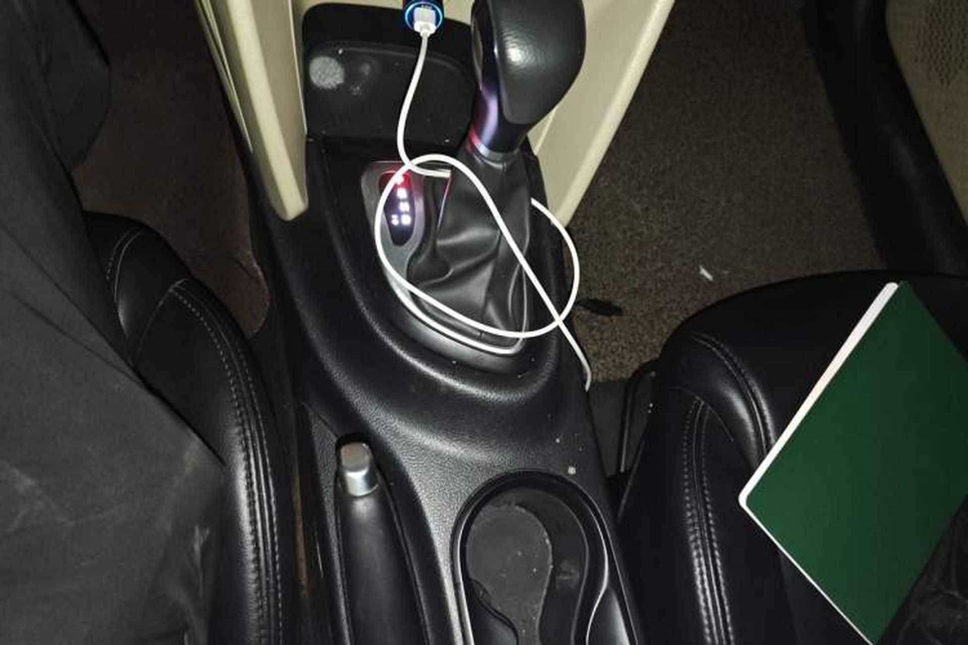Used Fiat Viaggio 2012 1.4T Automatic Enjoyment Edition Gear Lever