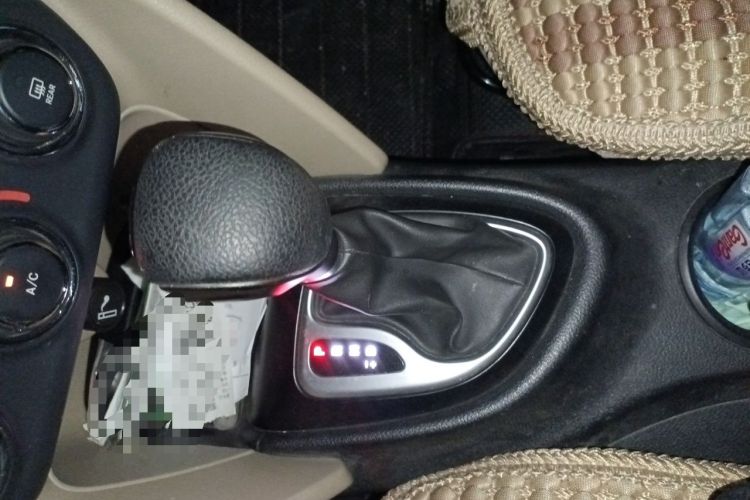 Used Fiat Viaggio 2012 1.4T Automatic Enjoyment Edition Gear Lever