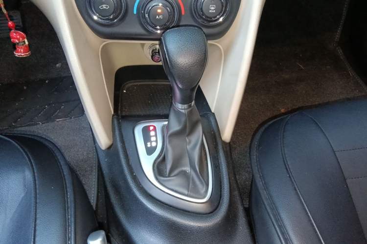 Used Fiat Viaggio 2012 1.4T Automatic Enjoyment Edition Gear Lever