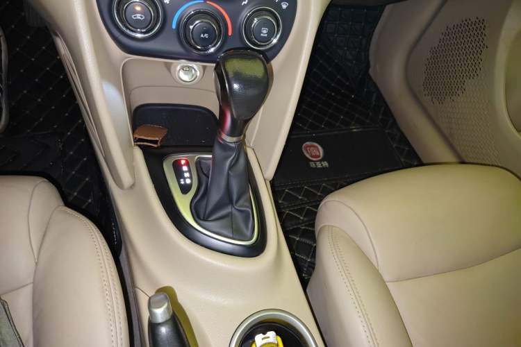 Used Fiat Viaggio 2012 1.4T Automatic Jingxiang Edition Gear Lever