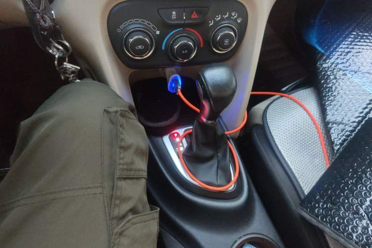 Used Fiat Viaggio 2012 1.4T Automatic Enjoyment Edition Gear Lever