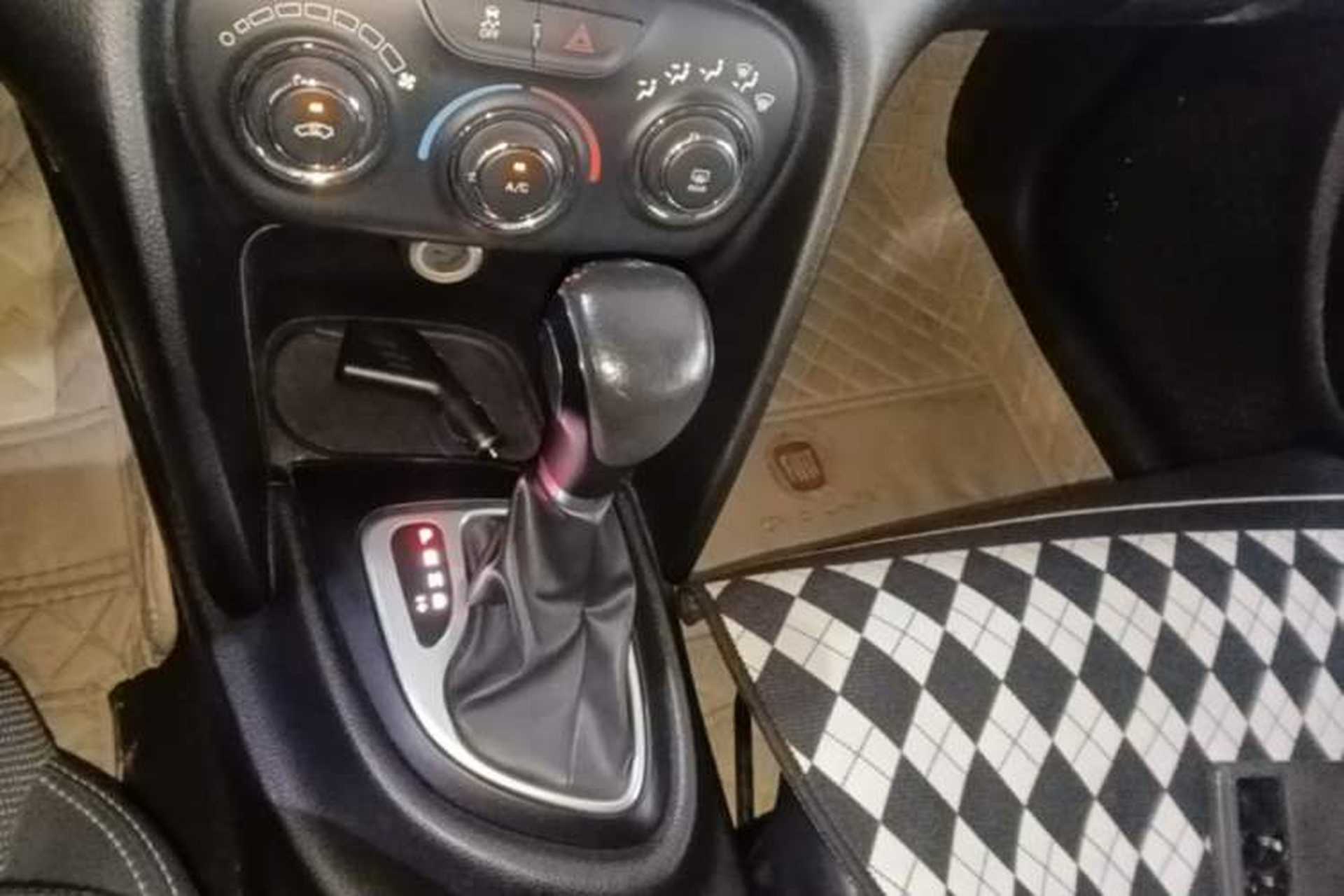 Used Fiat Viaggio 2012 1.4T Automatic Jingxiang Edition Gear Lever