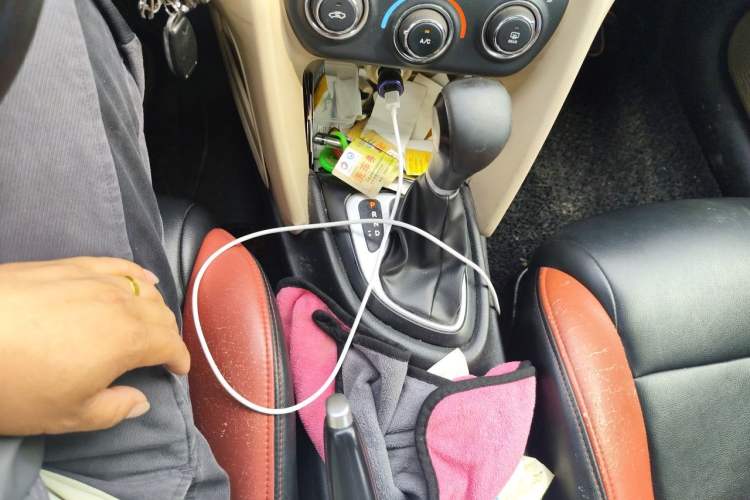 Used Fiat Viaggio 2012 1.4T Automatic Enjoyment Edition Gear Lever