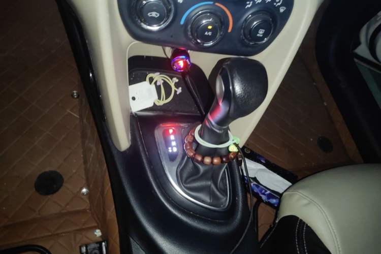Used Fiat Viaggio 2012 1.4T Automatic Enjoyment Edition Gear Lever