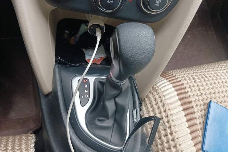Used Fiat Viaggio 2012 1.4T Automatic Enjoyment Edition Gear Lever