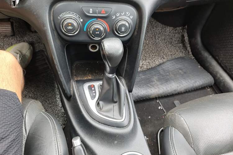 Used Fiat Viaggio 2012 1.4T Automatic Jingxiang Edition Gear Lever