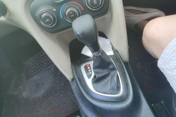Used Fiat Viaggio 2012 1.4T Automatic Enjoyment Edition Gear Lever