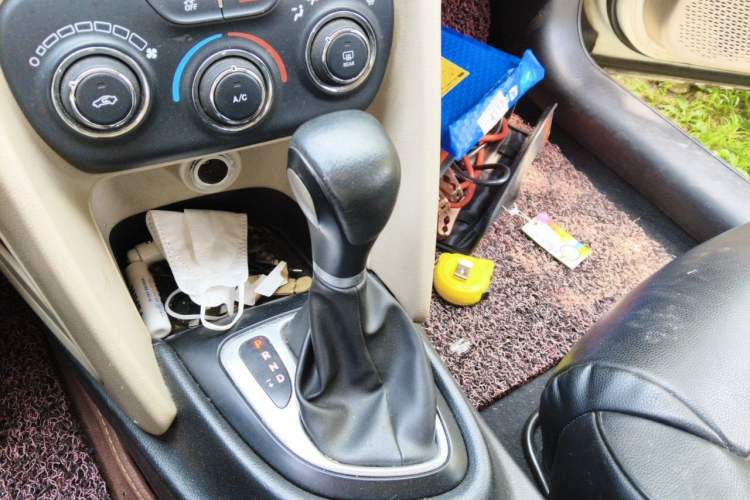 Used Fiat Viaggio 2012 1.4T Automatic Enjoyment Edition Gear Lever