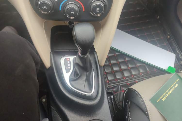 Used Fiat Viaggio 2012 1.4T Automatic Enjoyment Edition Gear Lever