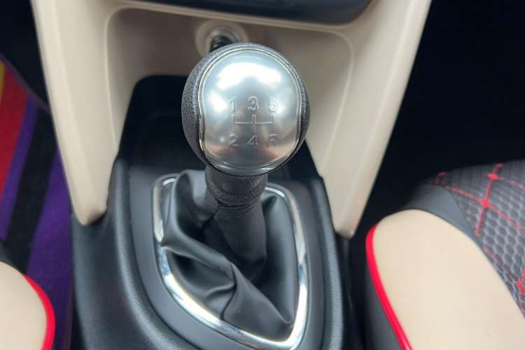 Used Fiat Viaggio 2012 1.4T Manual Enjoyment Edition Gear Lever