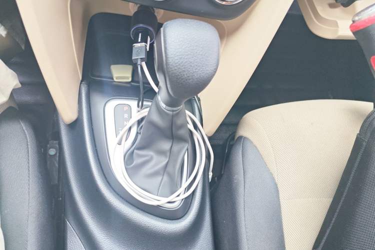 Used Fiat Viaggio 2012 1.4T Automatic Enjoyment Edition Gear Lever