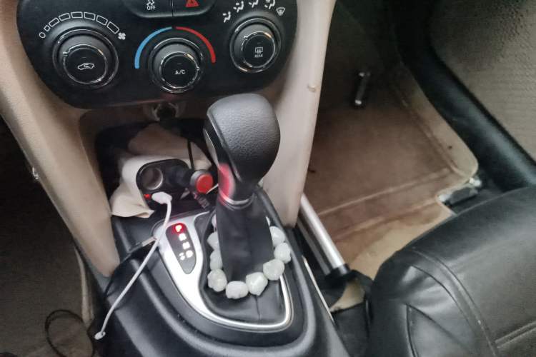 Used Fiat Viaggio 2012 1.4T Automatic Enjoyment Edition Gear Lever