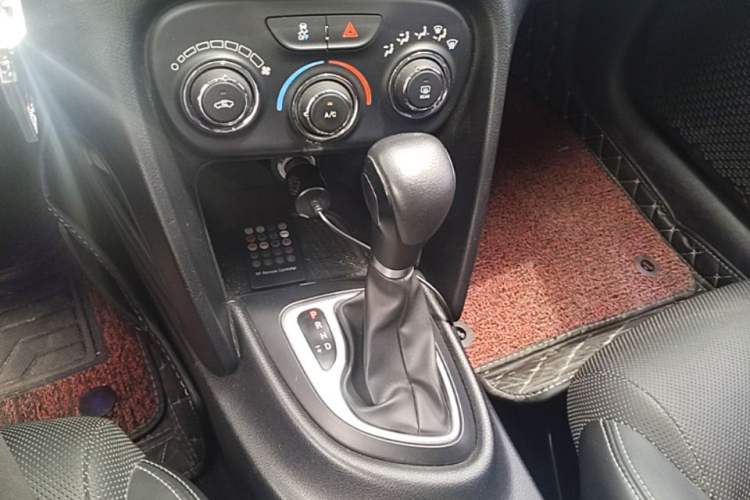 Used Fiat Viaggio 2012 1.4T Automatic Jingxiang Edition Gear Lever