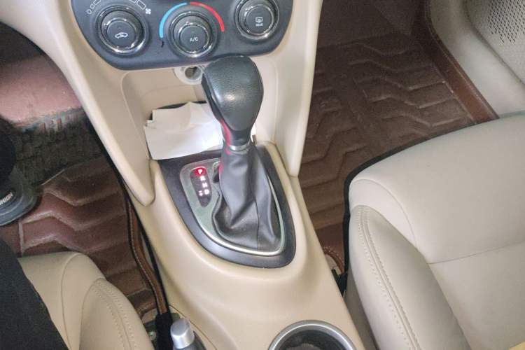 Used Fiat Viaggio 2012 1.4T Automatic Jingxiang Edition Gear Lever